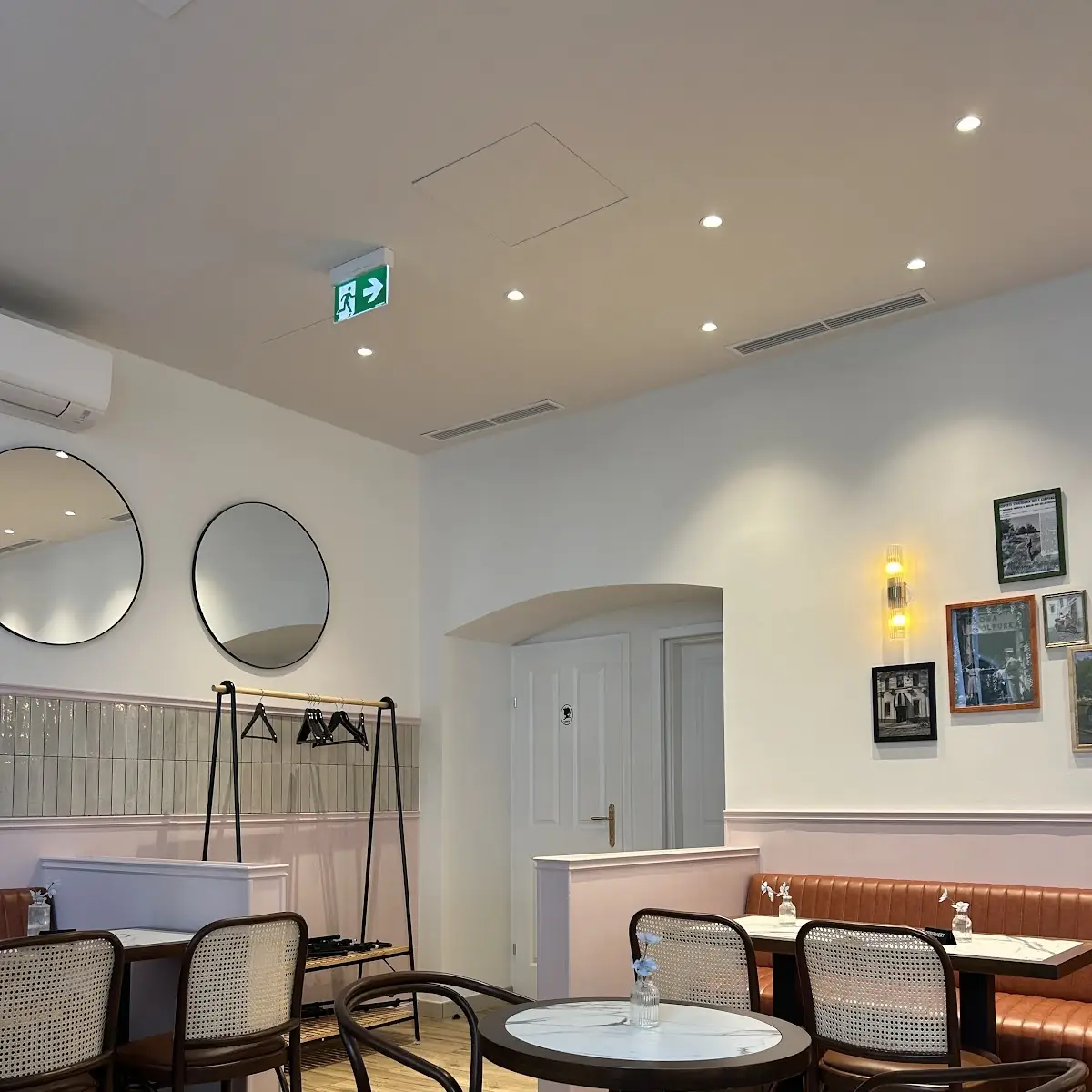 Dana Café & Bistro Titelbild