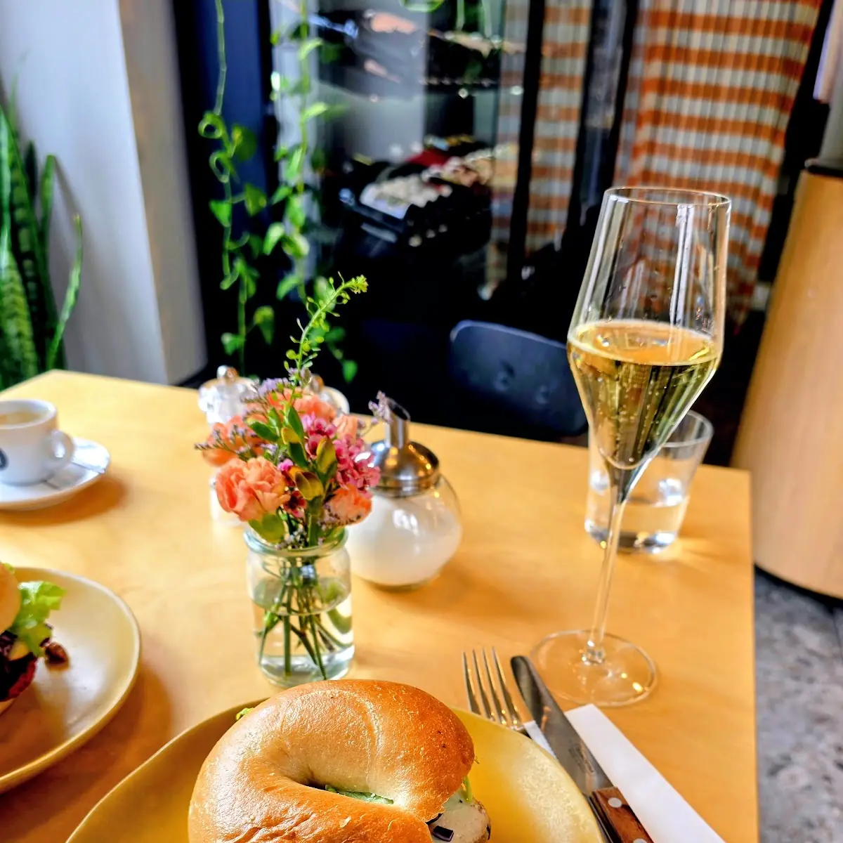 Essen und Trinken, Speis am LENDHAFEN