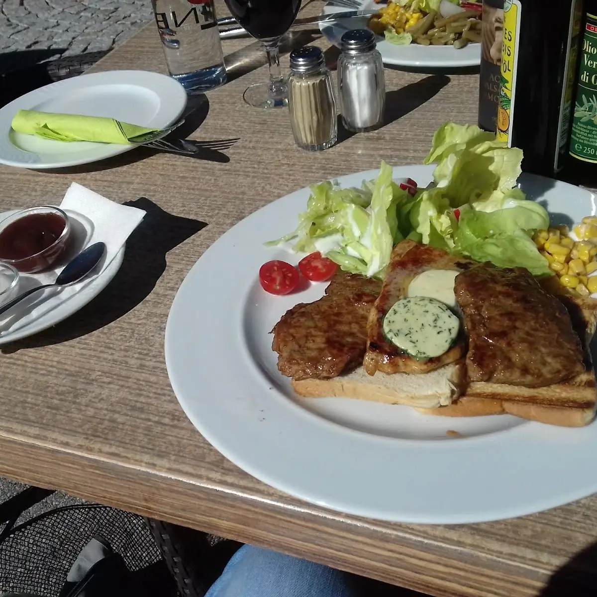 Essen und Trinken photo 2