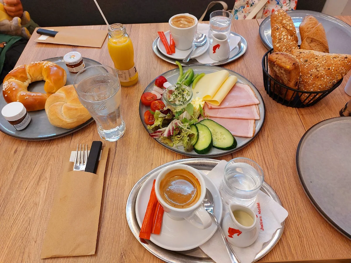 Essen und Trinken photo 2
