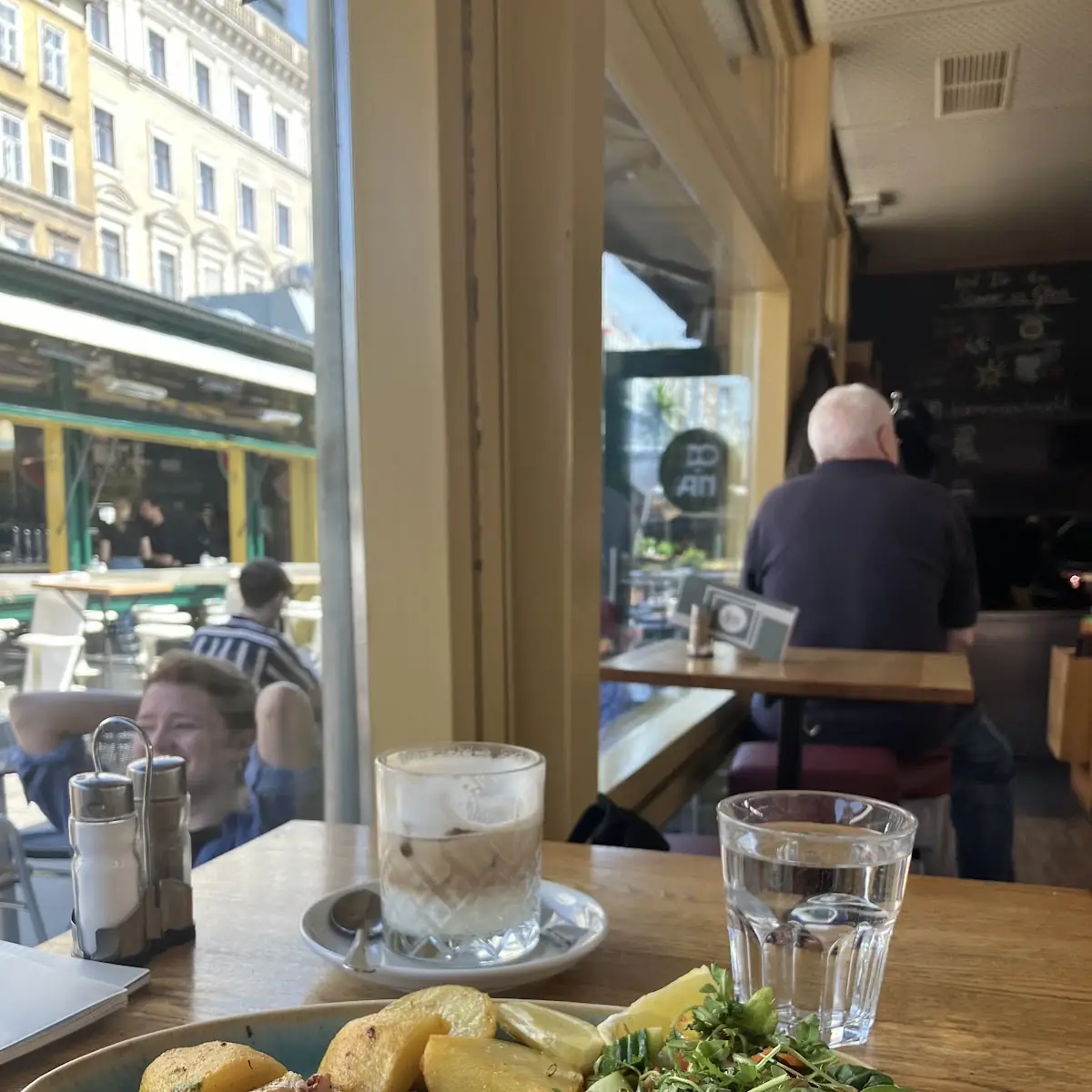 Essen und Trinken photo 3