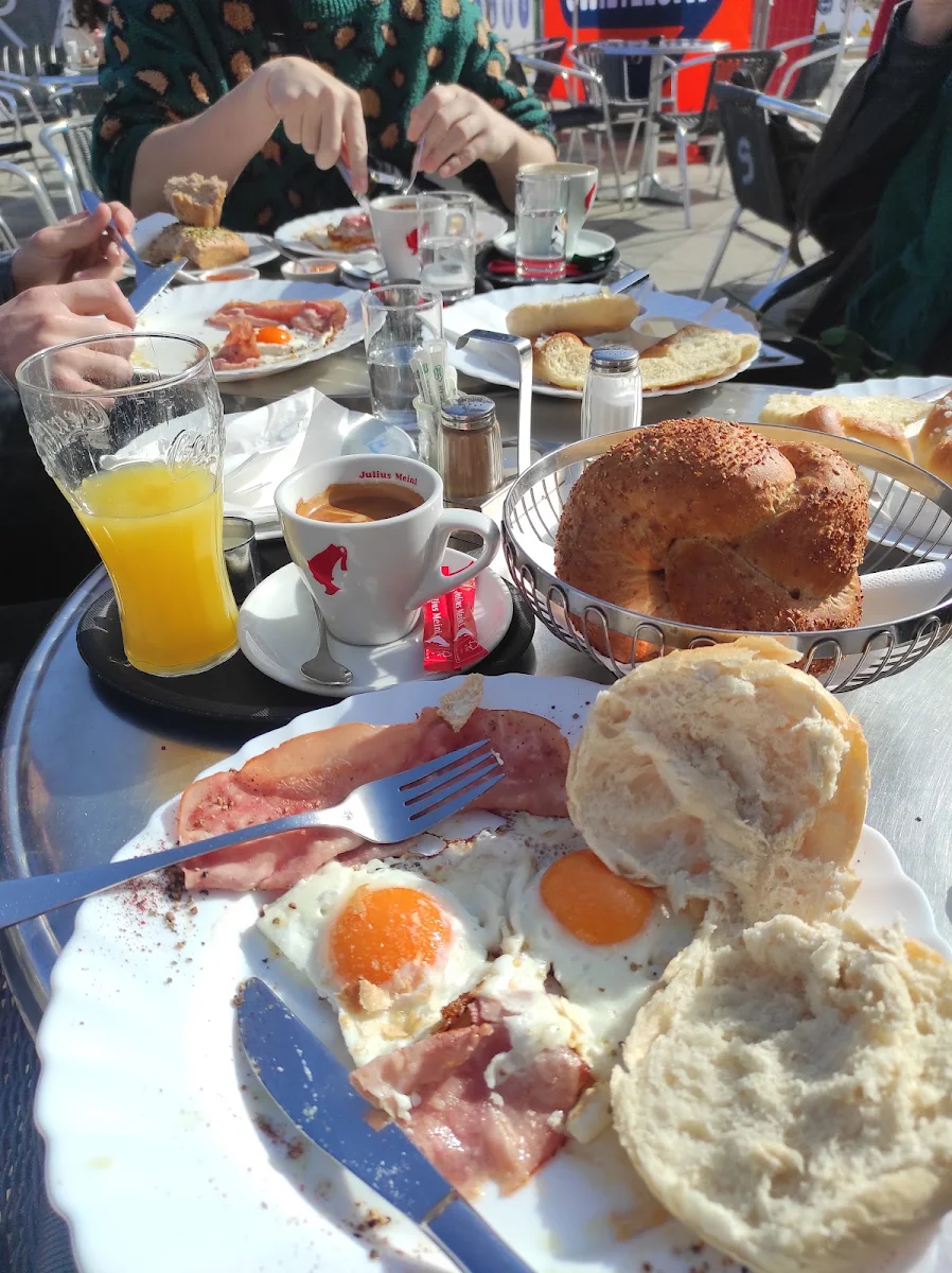Essen und Trinken photo 3