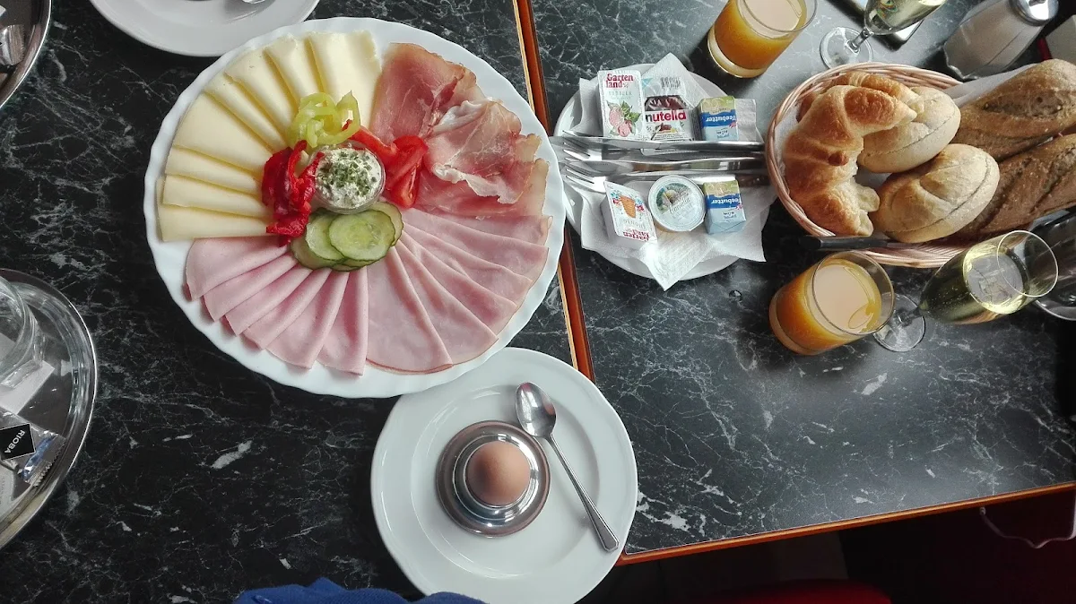 Essen und Trinken photo 3