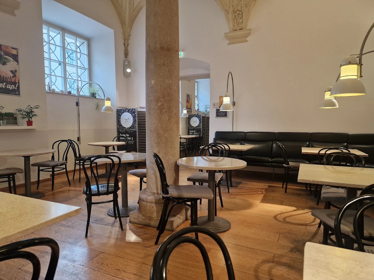 M-Cafe Toscana i d Fakultät d Univ Salzburg Titelbild