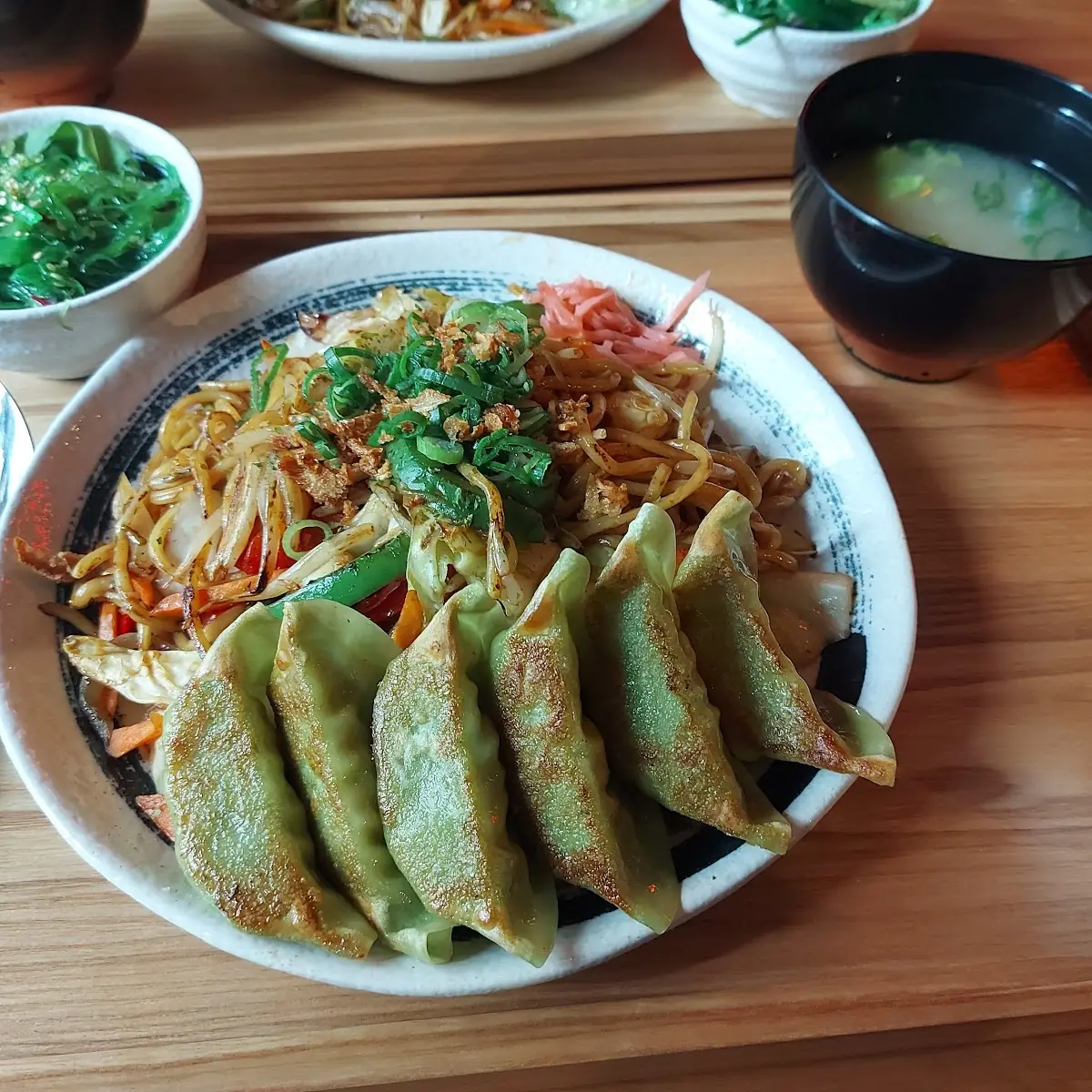 Gyoza Yakisoba