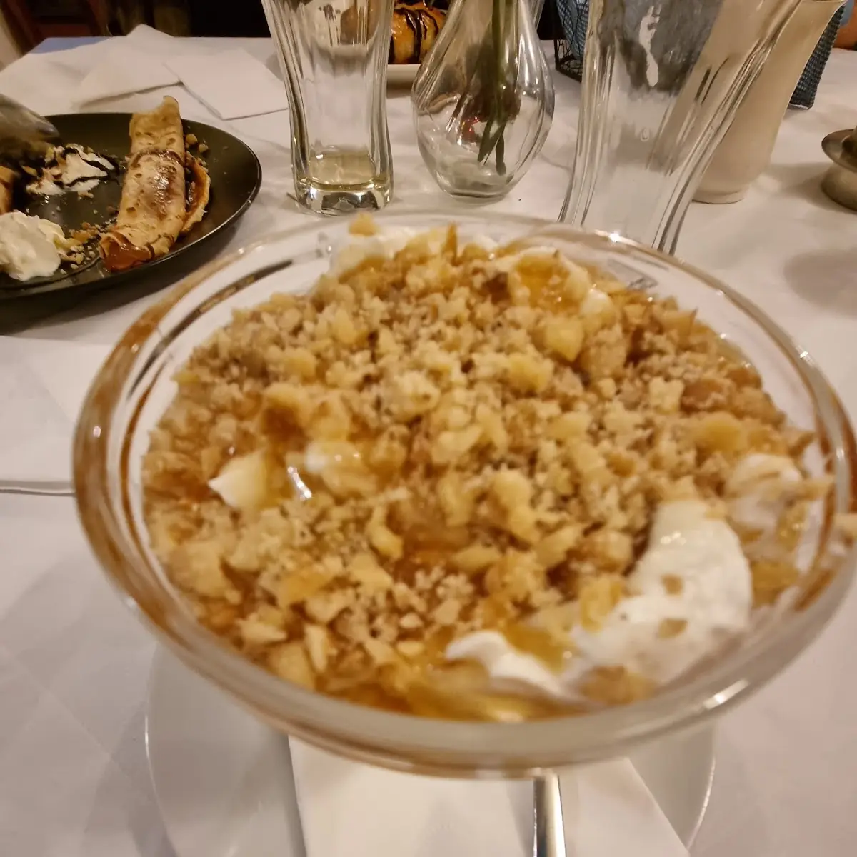 Joghurt Mit Honig Und Nüssen