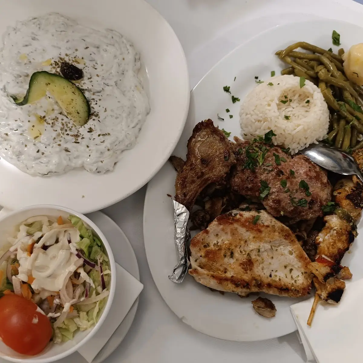Rezina Platte Und Tzatziki