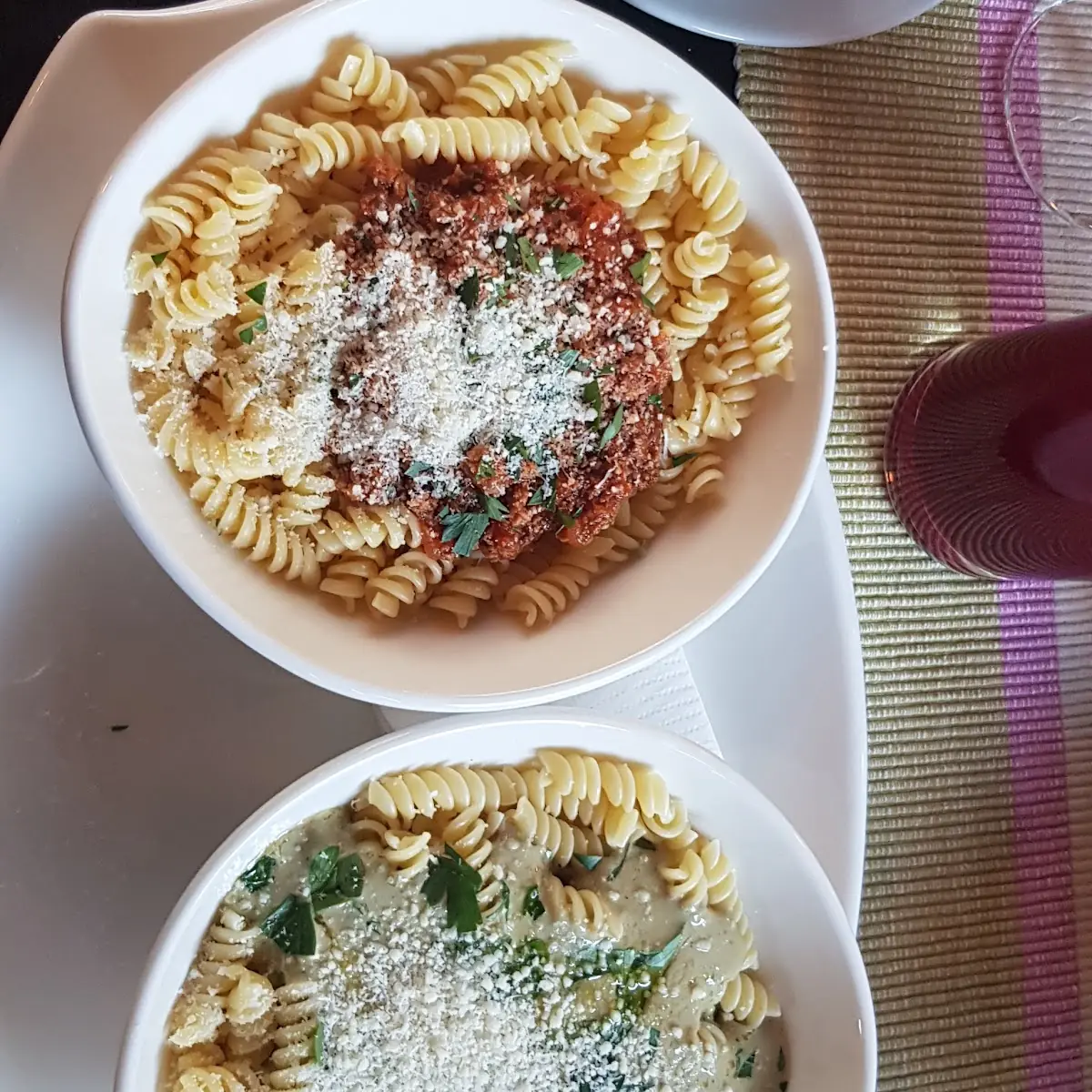 Penne Mit Thunfischsauce Und Bolognese