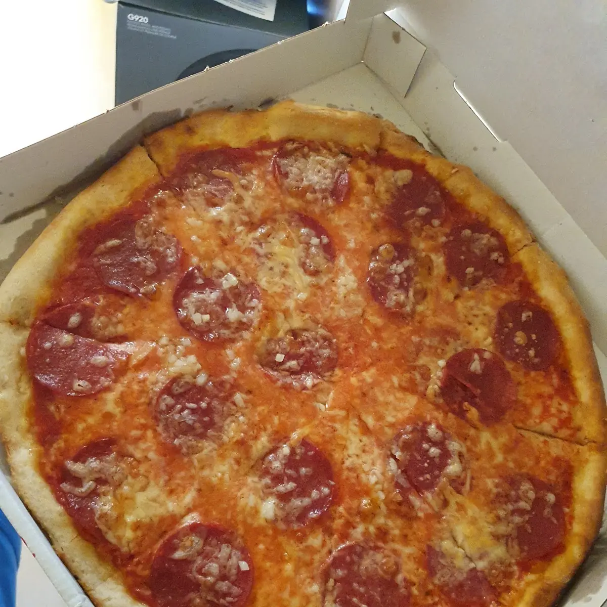 Salami Pizza