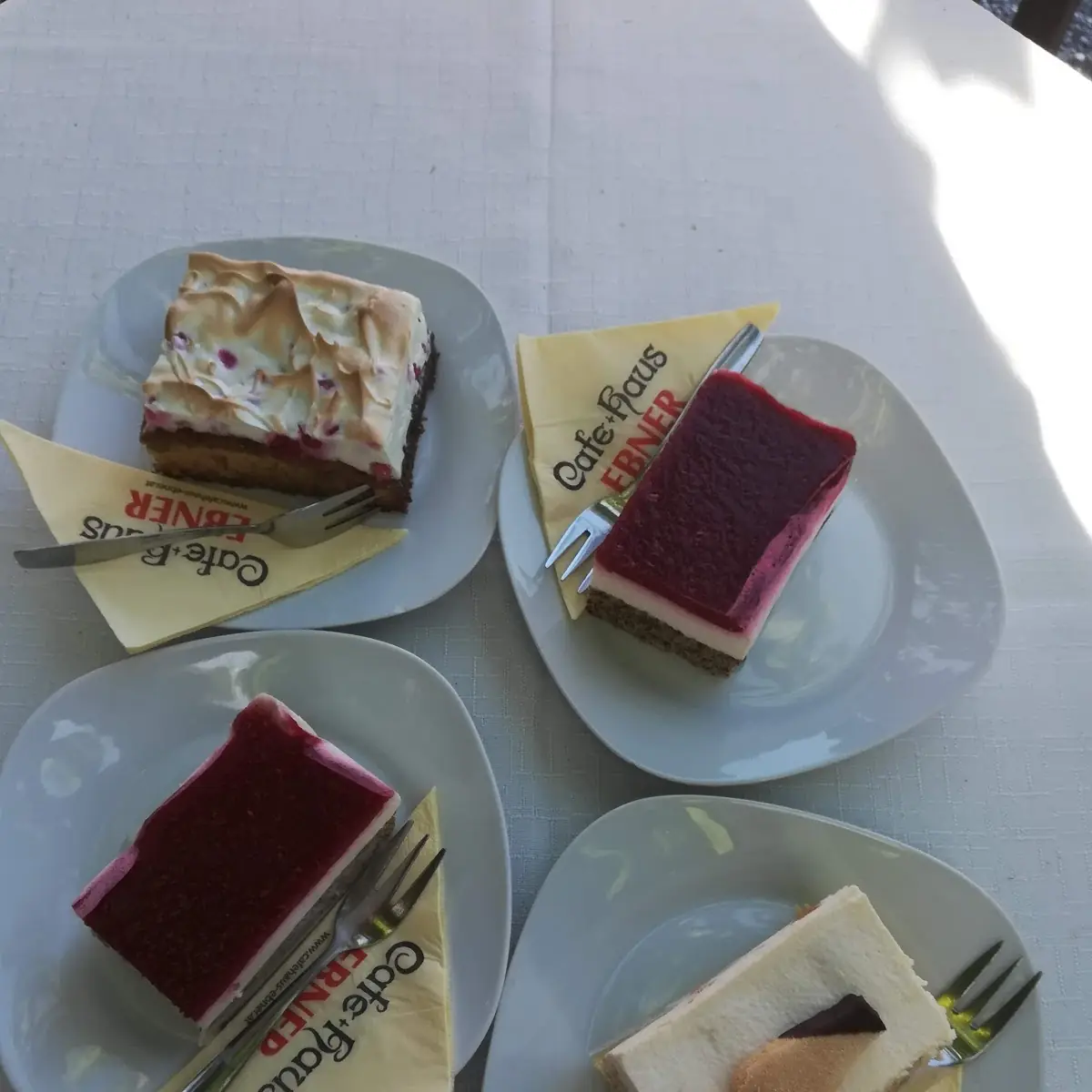 Himbeerschnitte Ribiselkuchen Malakofschnitte