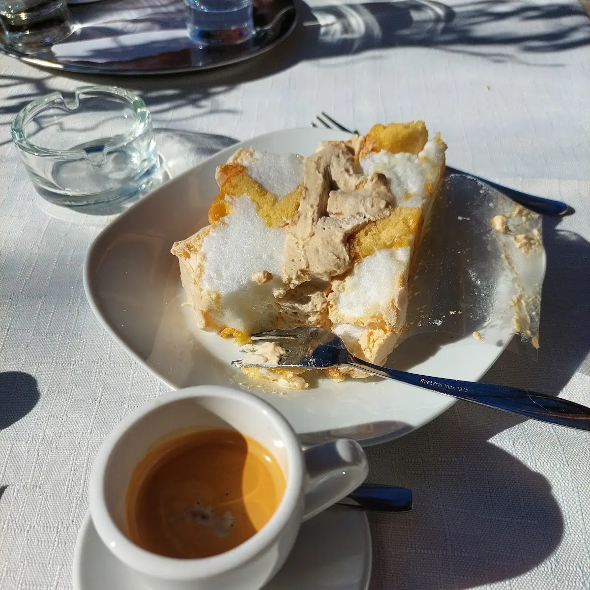 Kaffee Und Kardinalschnitte