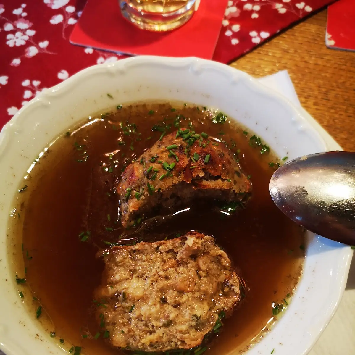 Leberknödelsuppe