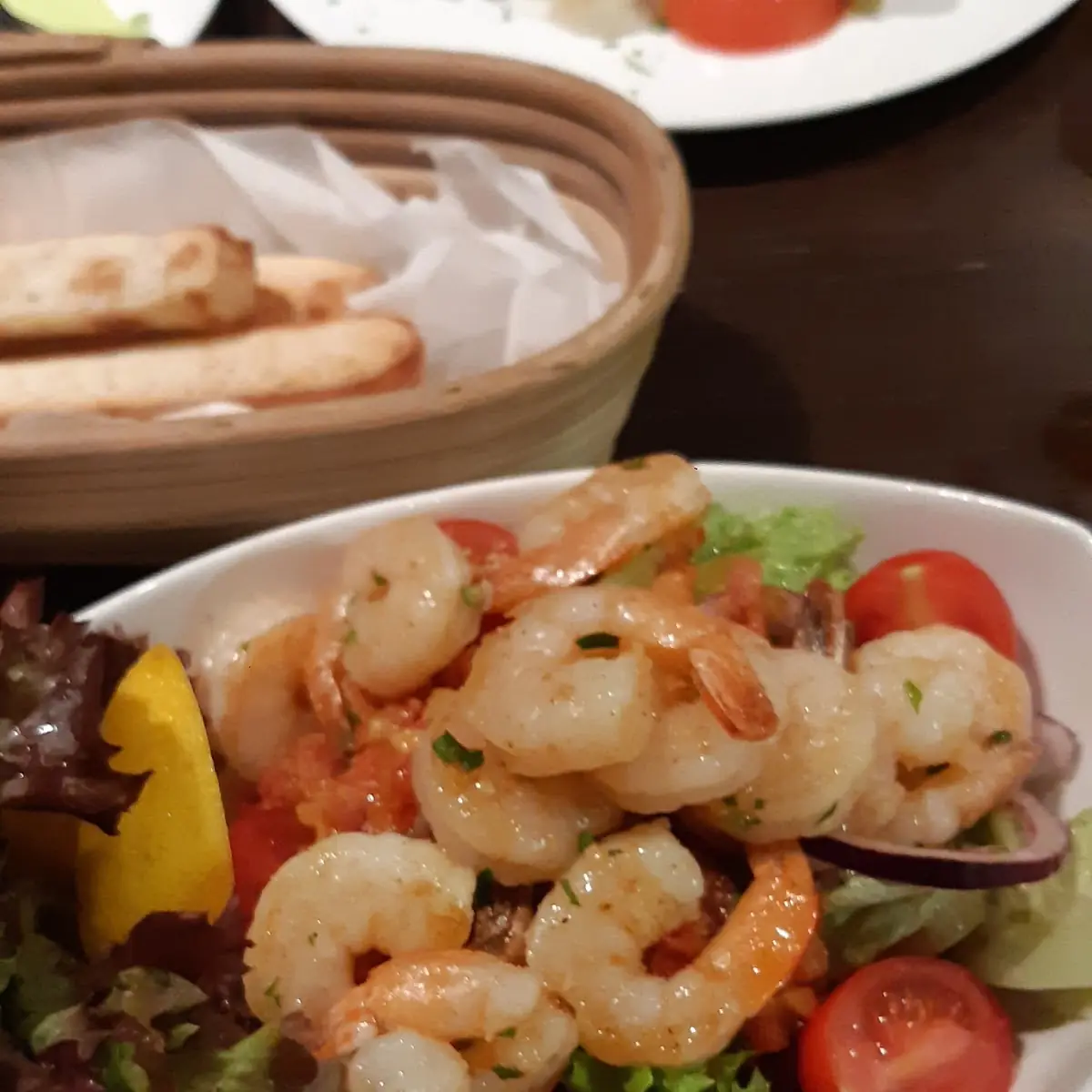 Mediterraner Shrimpsalat