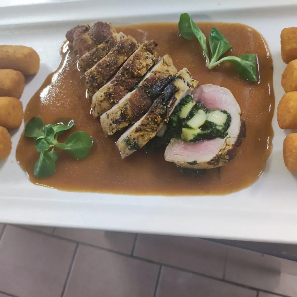 Schweinslungenbraten Gefüllt Mit Bärlauch Und Mozarella