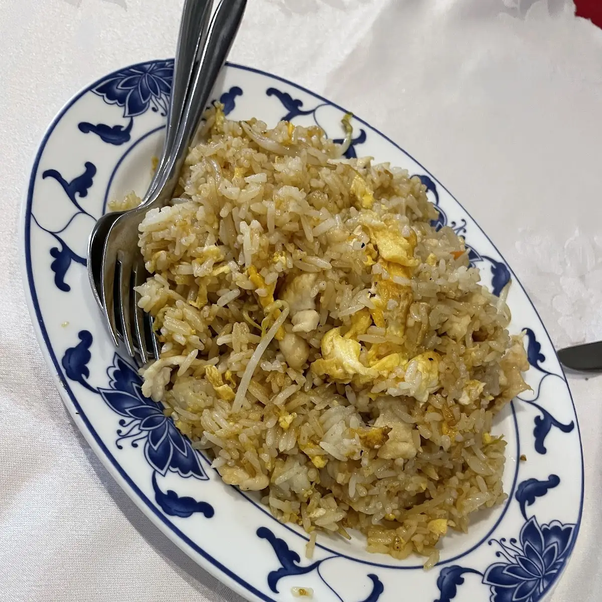 Gebratener Eierreis Mit Huhn Und Gemüse