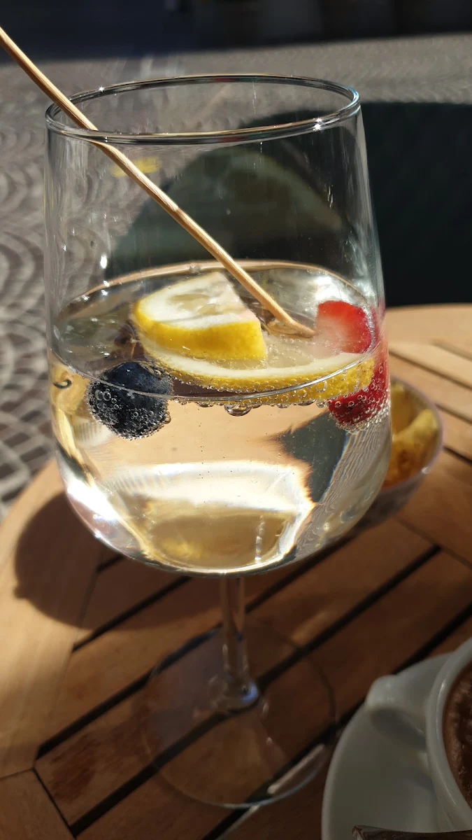 White Wine Spritzer