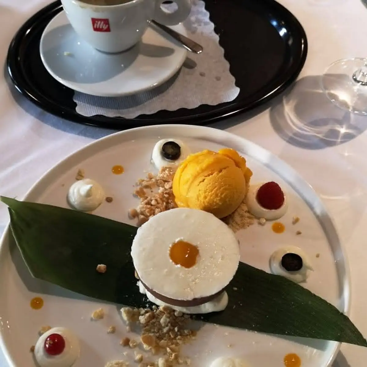 Kokos Ei Schokolade – Kokoscreme – Mango –