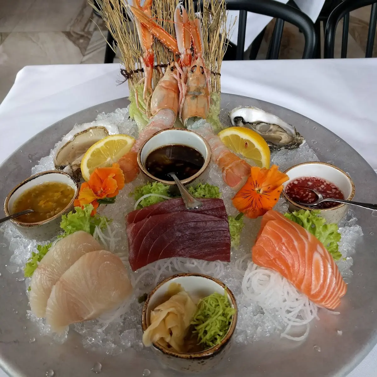 Mixplatte Austern – Scampi – Lachs – Thunfisch