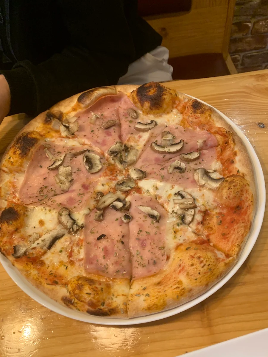 Pizza Prosciuto & Funghi