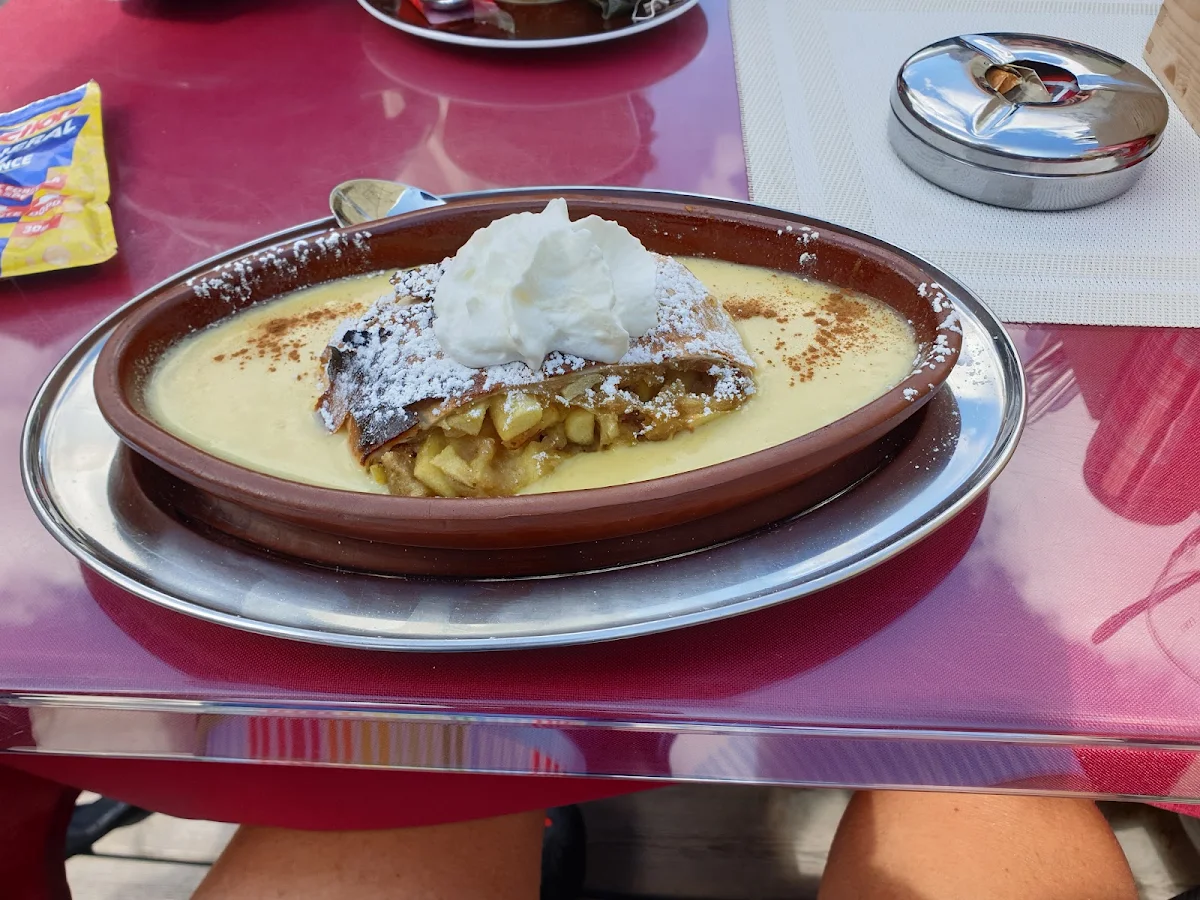 Strudel Con Crema Schantily