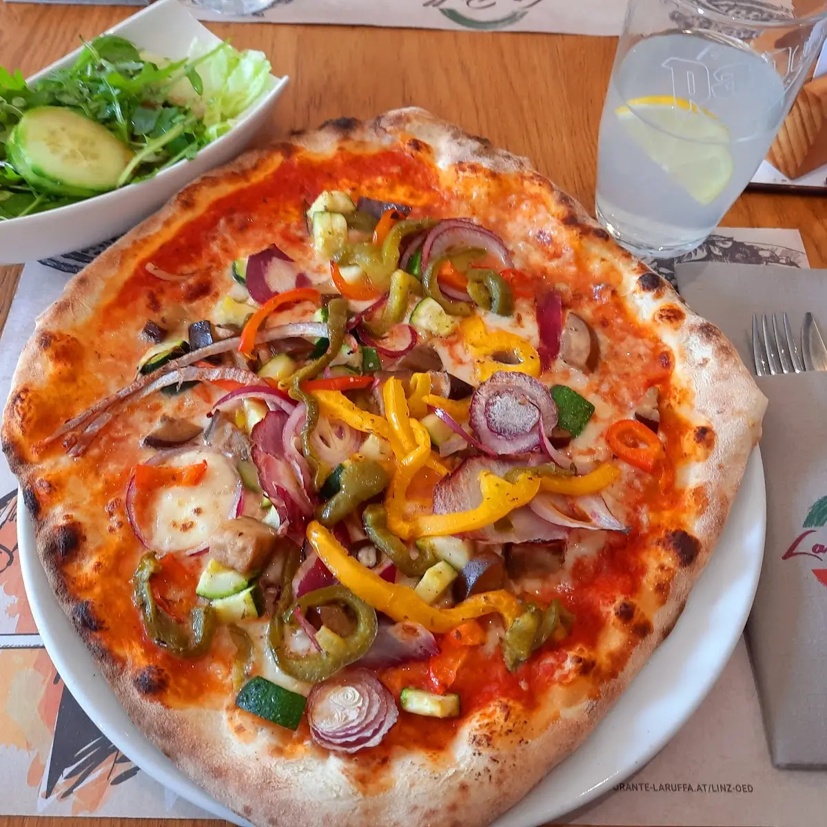 Vegetarische Pizza Con Cipolla