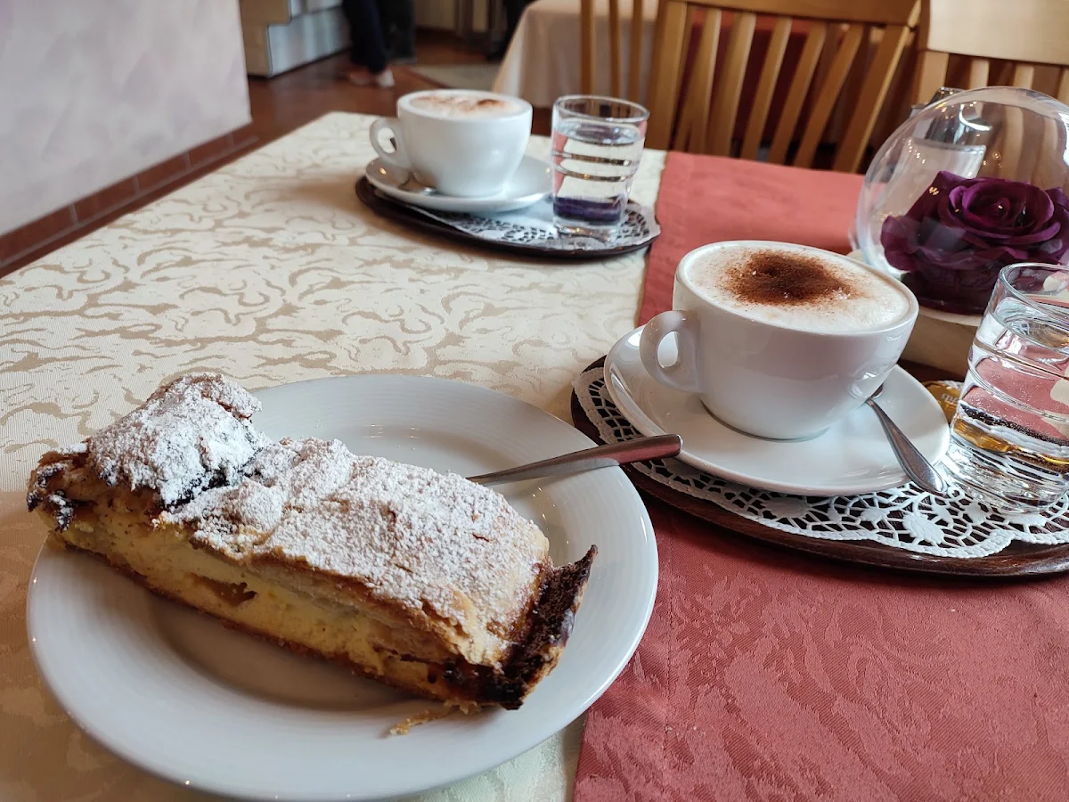 Topfenstrudel