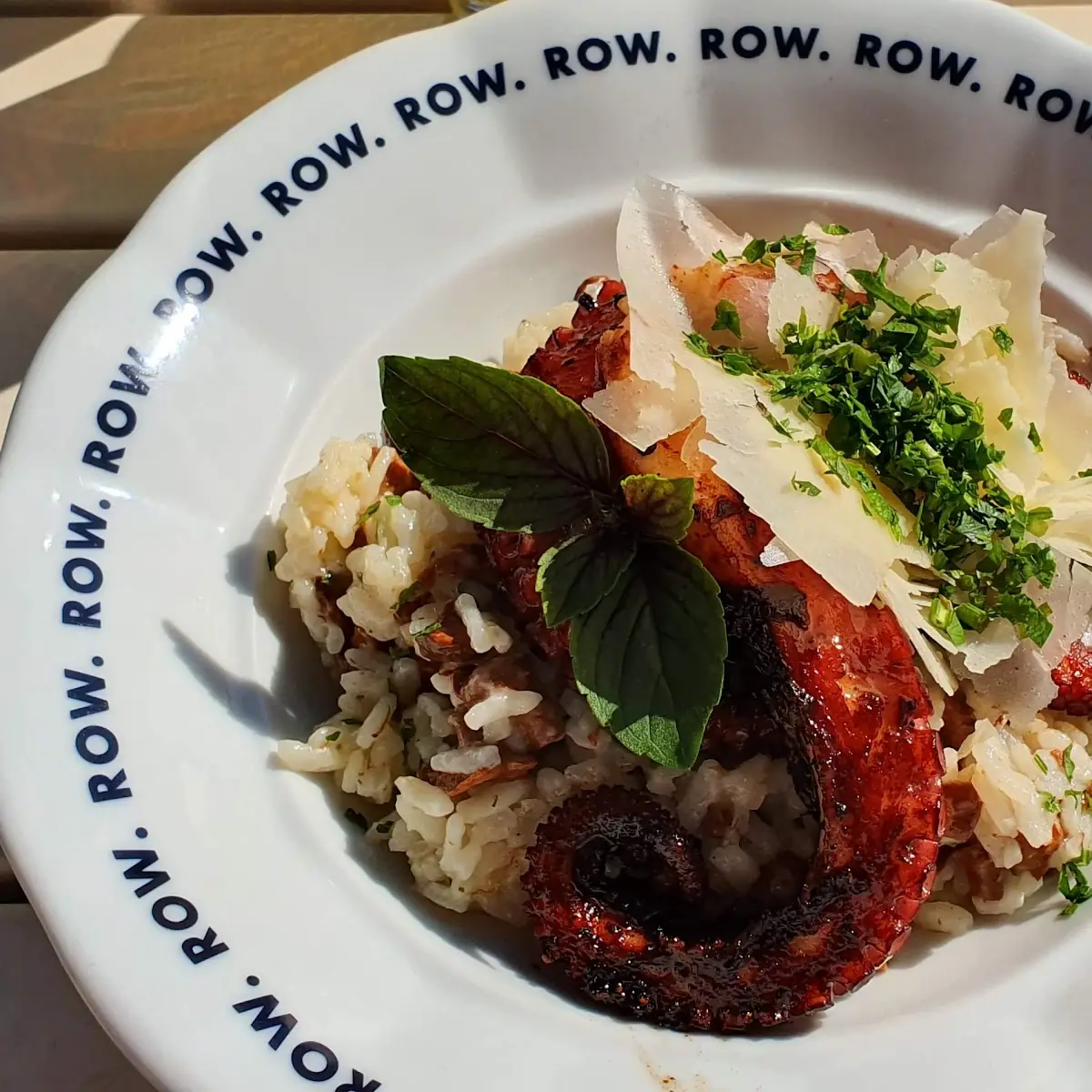 Gegrillter Oktopus Mit Eierschwammerl Risotto