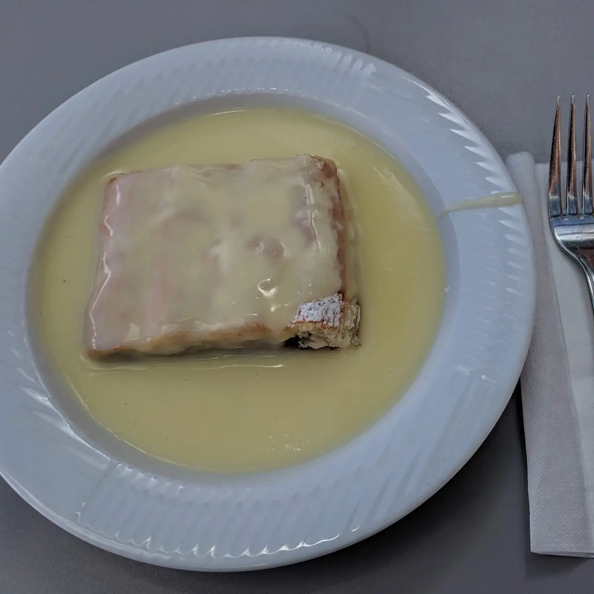 Apfelstrudel Mit Vanillesauce