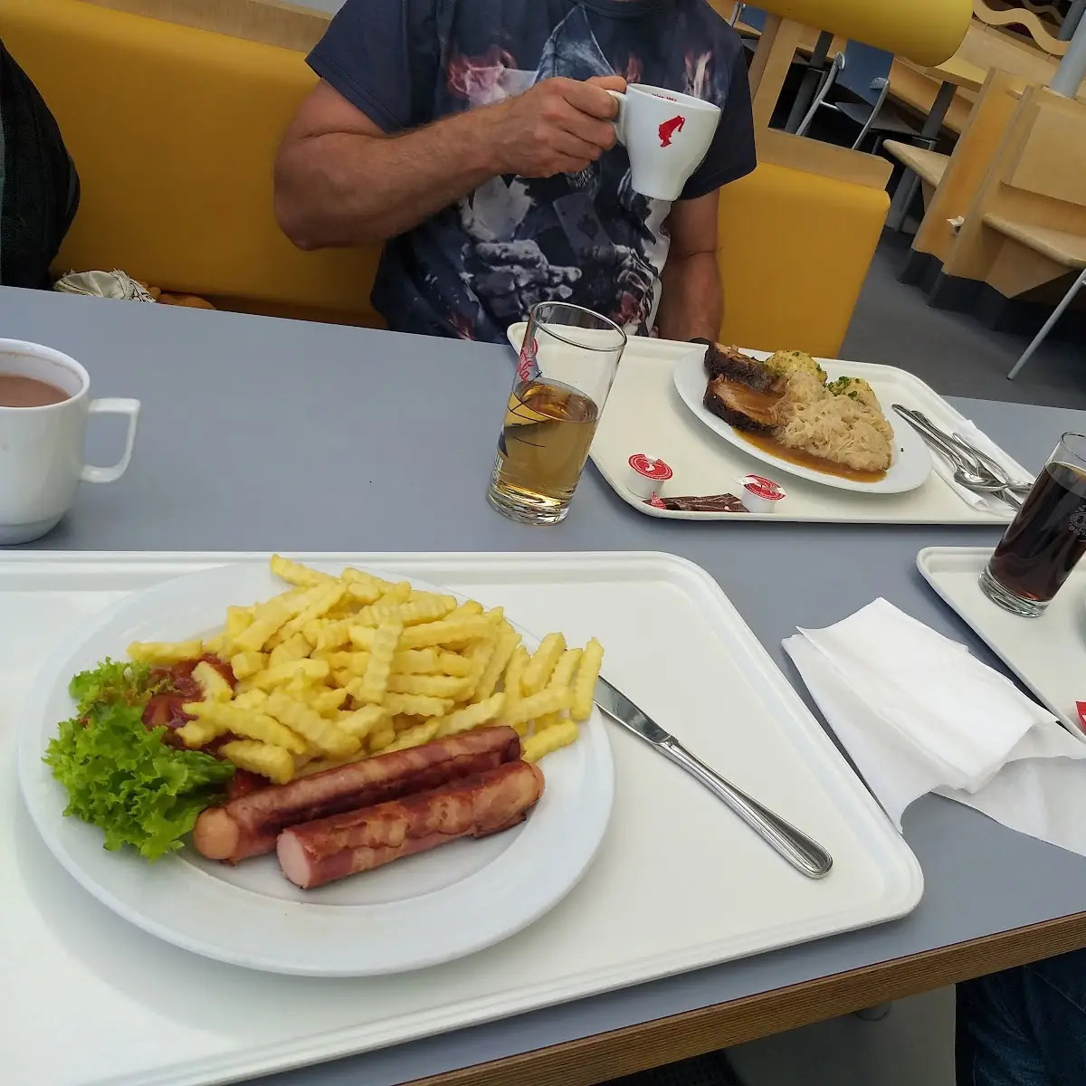 Currywurst Mit Pommes