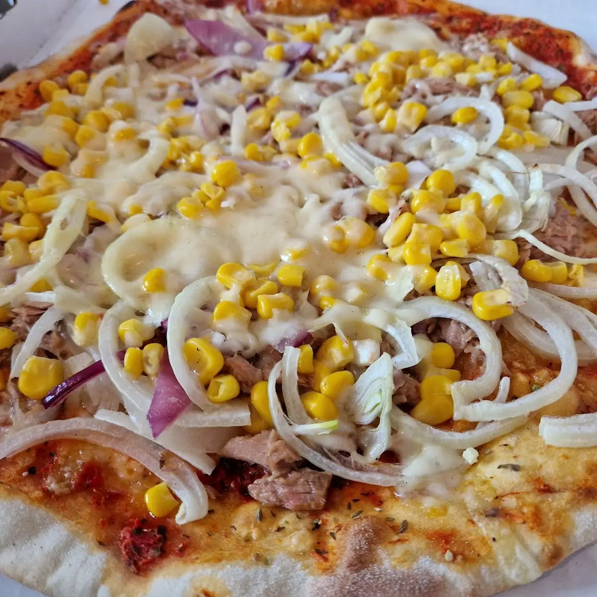 Tuna Pizza Extra Cheese Corn Onions