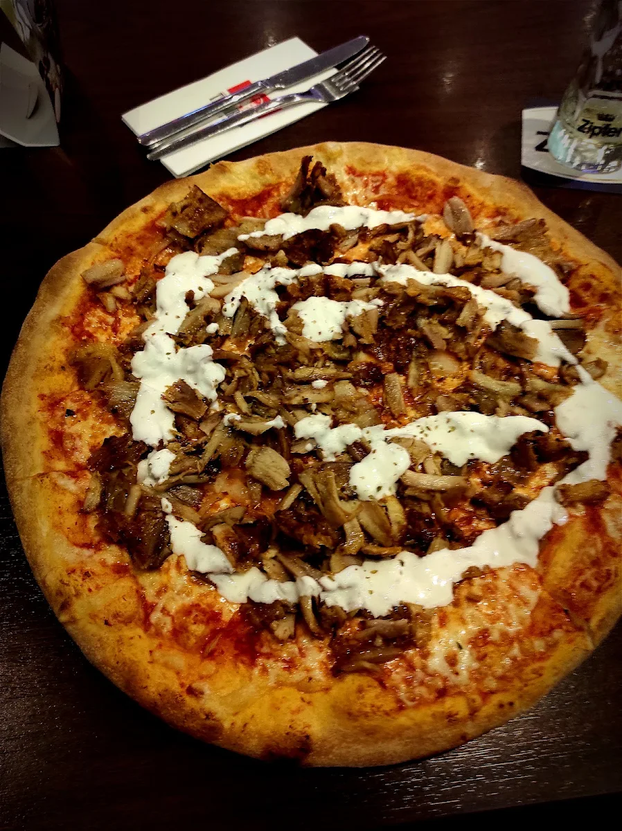 Kebap Pizza