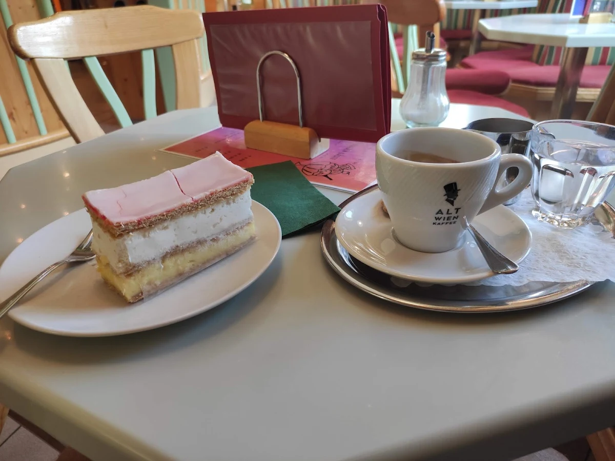 Kaffee Und Kremschnitte