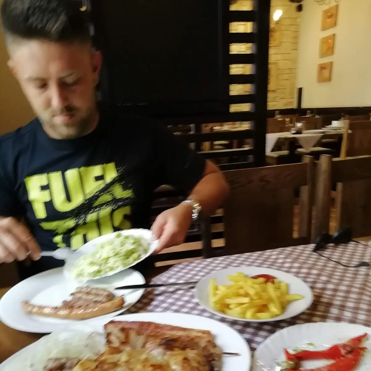 Punjeni Pileći Batak Uvijen U Maramici