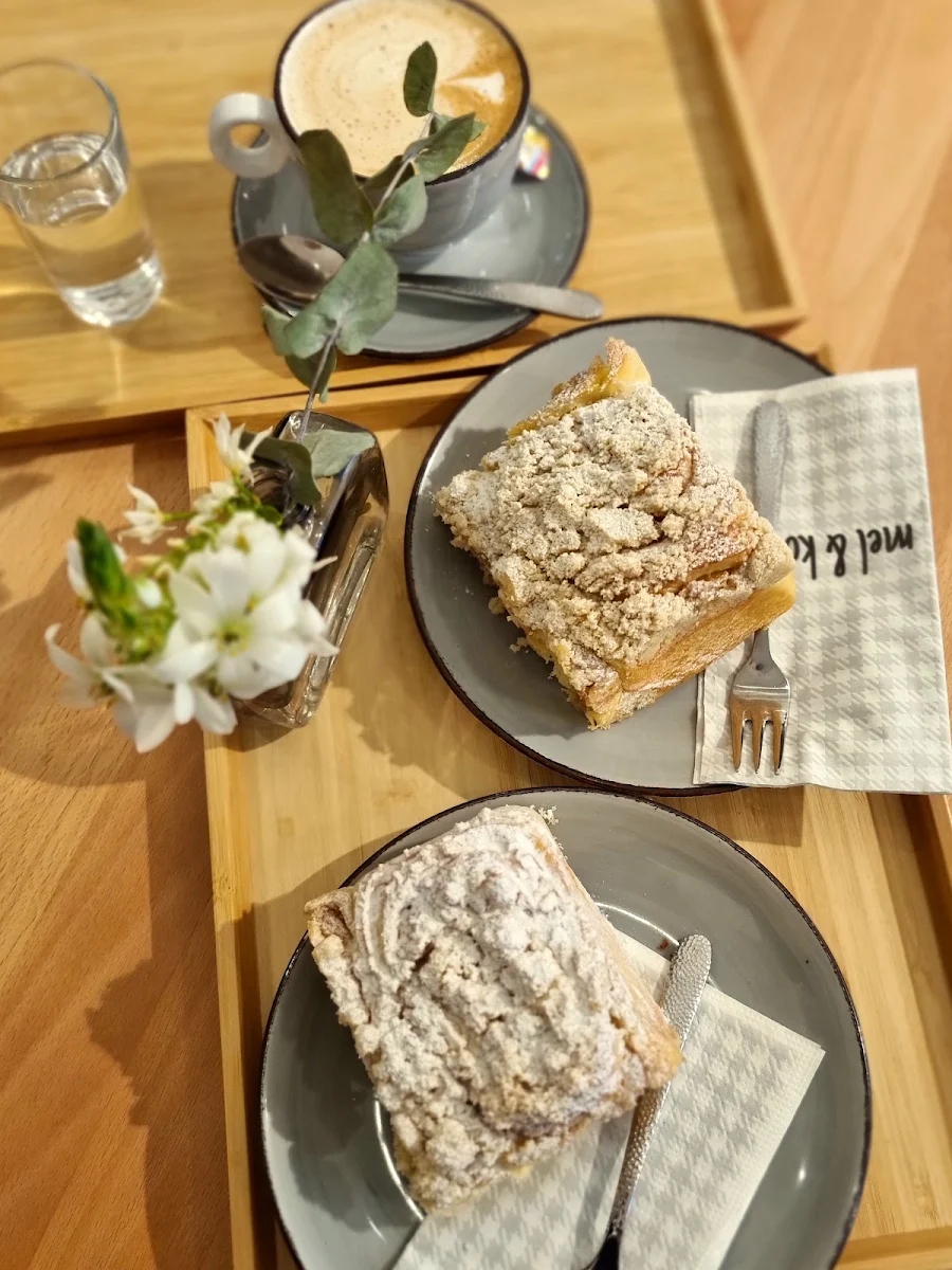 Vegane Apfel-streusel-schnecken