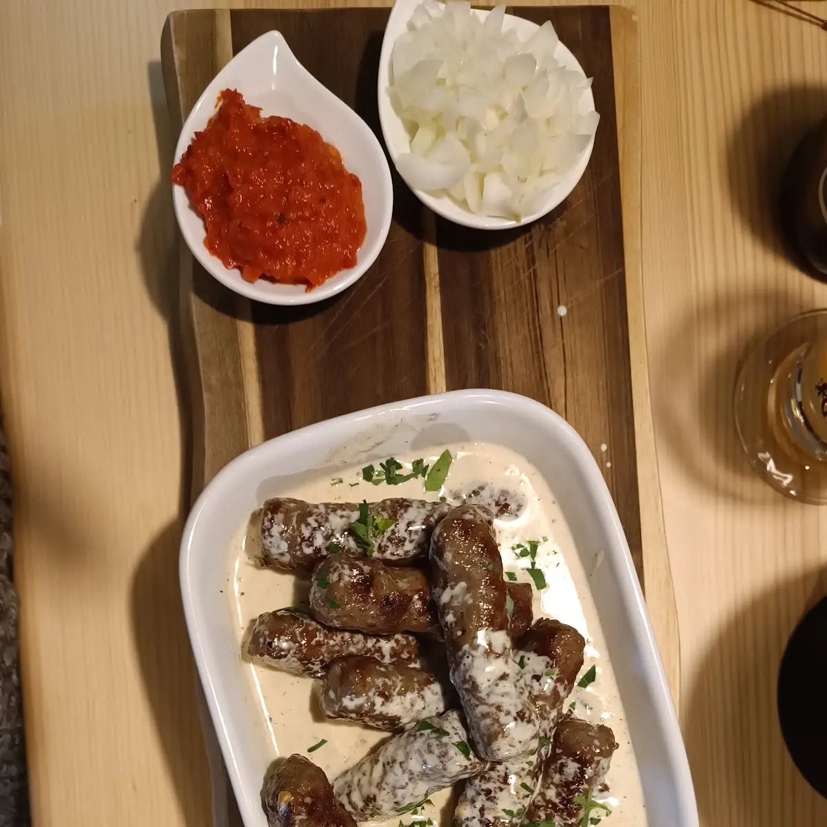 Cevapci U Kajmaku