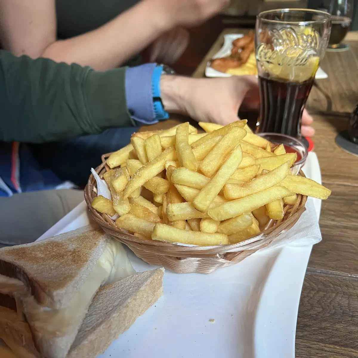 Toast Mit Pommes