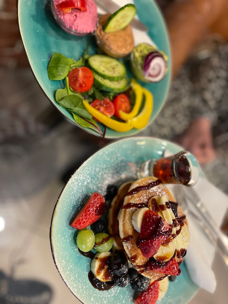 Pancakes, Coffee & Friends