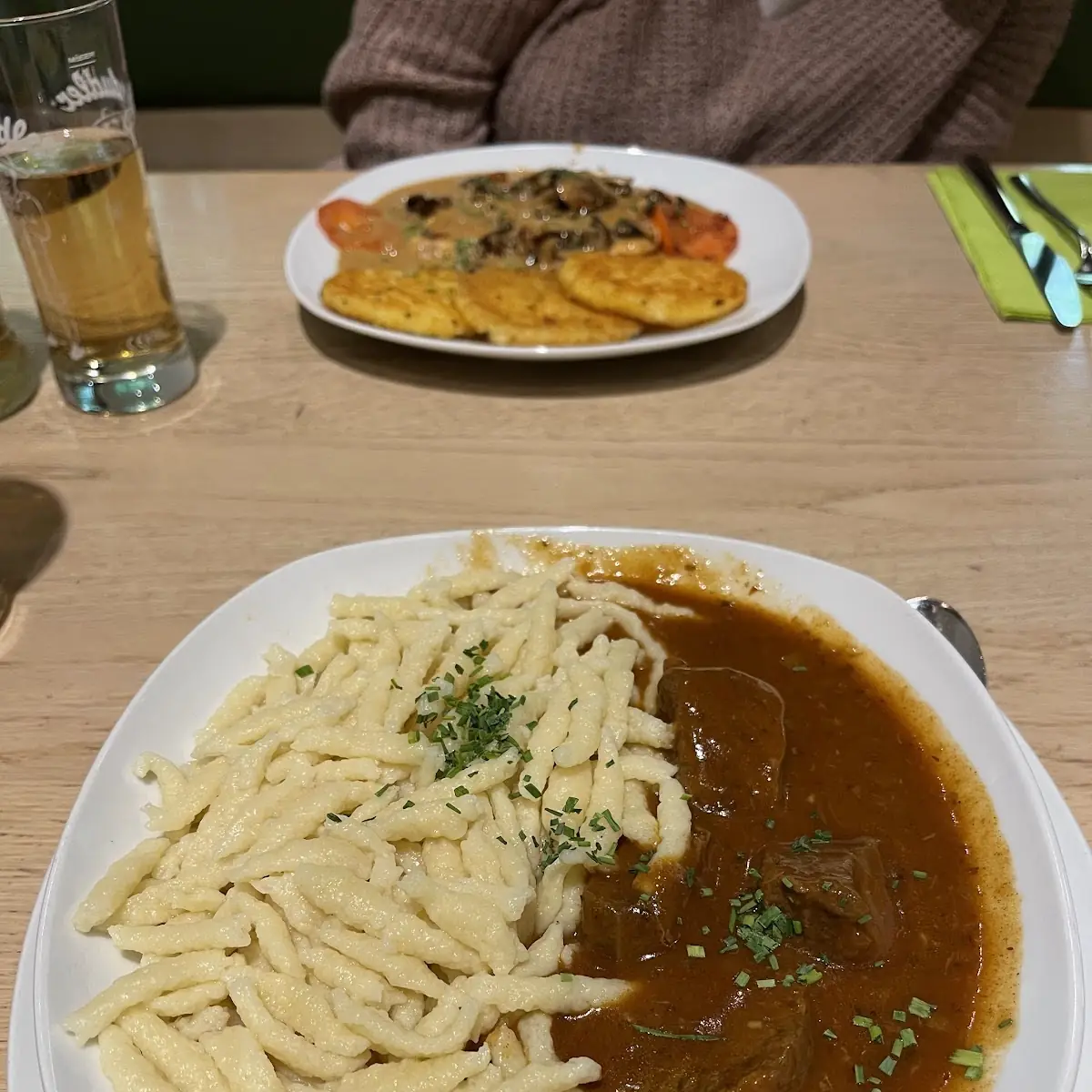 Rindsgulasch Mit Spätzle