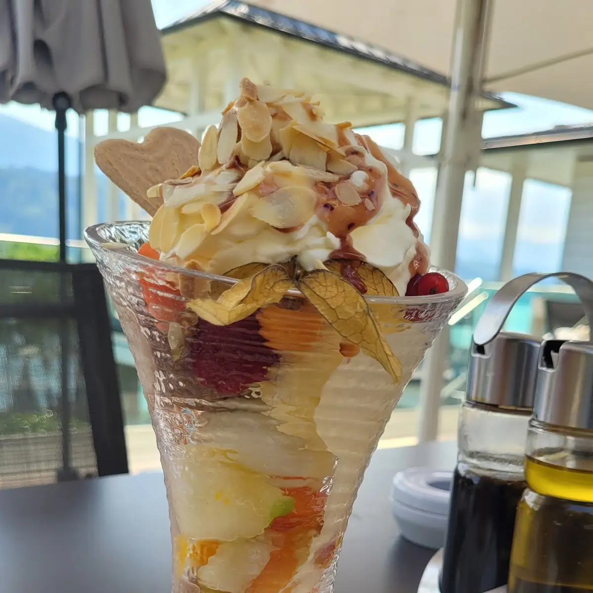 Früchteeisbecher