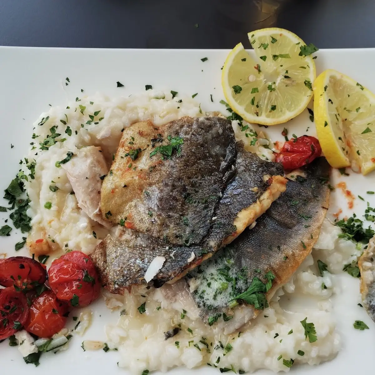 Salmone E Riso Con Zucchine E Pomodorini