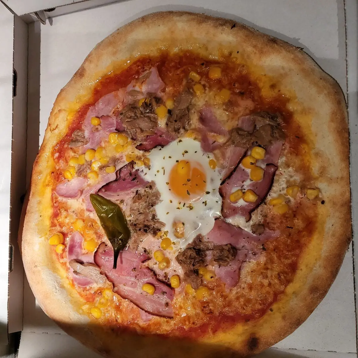 Pizza Pancheta E Uova Mit Mais
