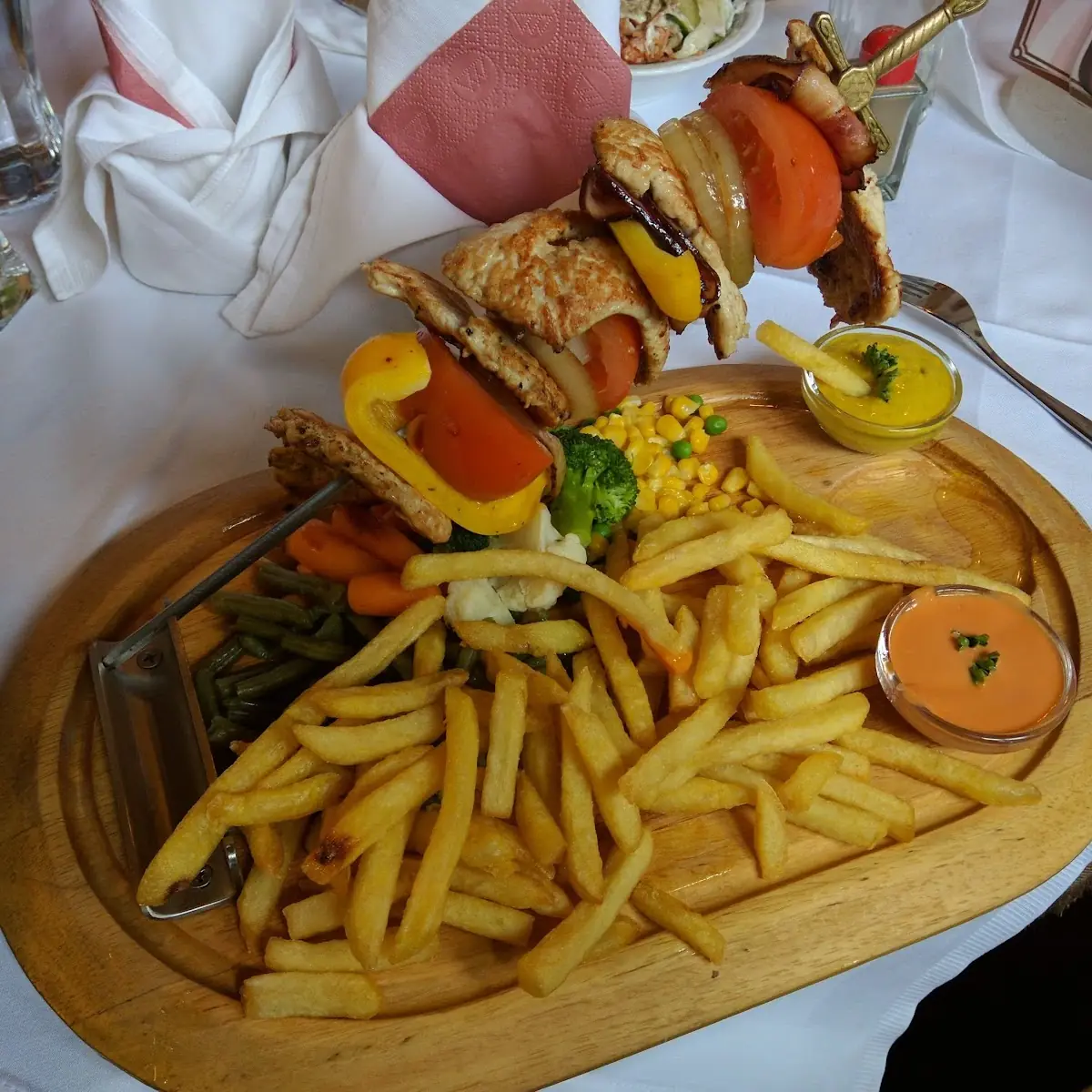 Putenspieß Mit Pommes
