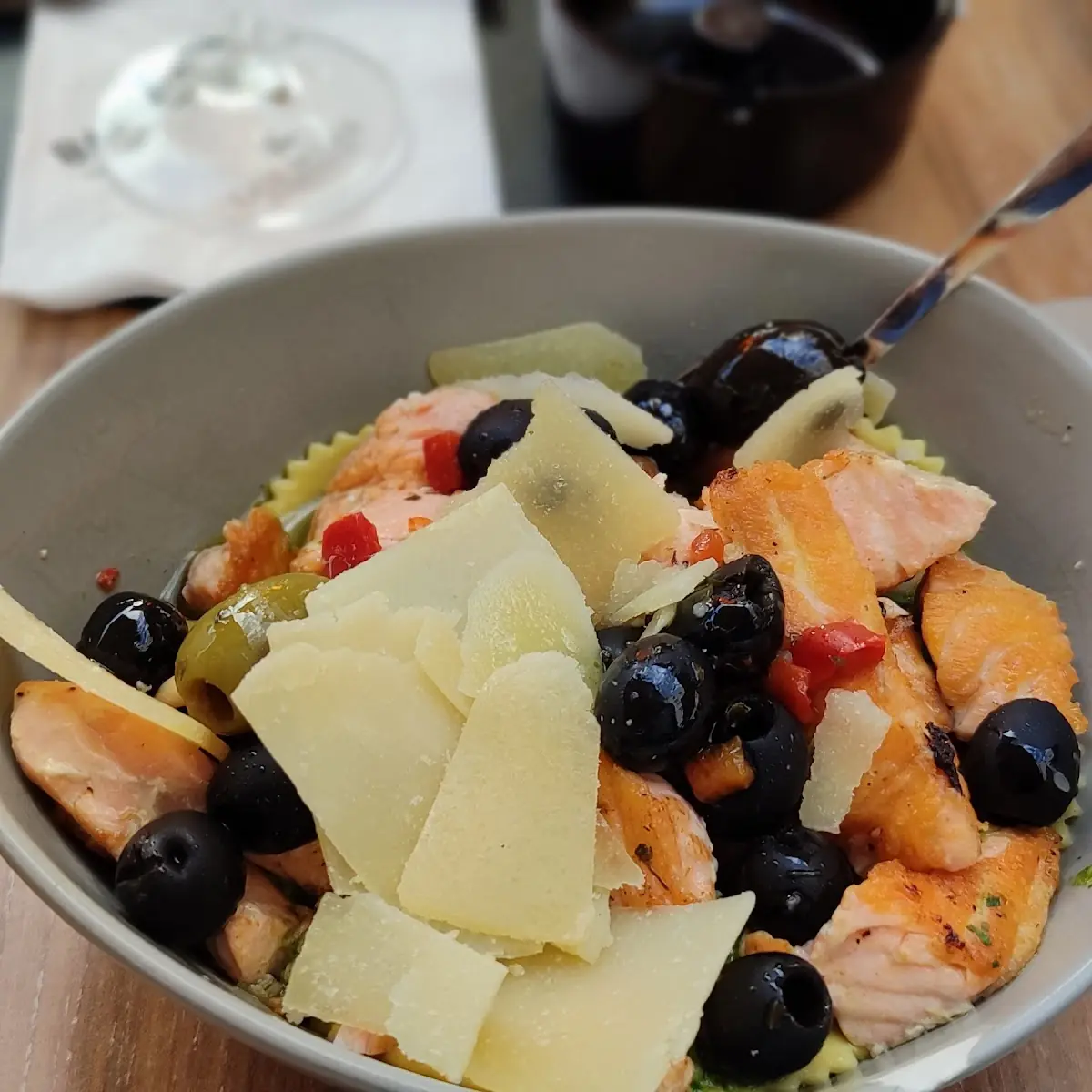 Ravioli Mit Lachs Und Oliven