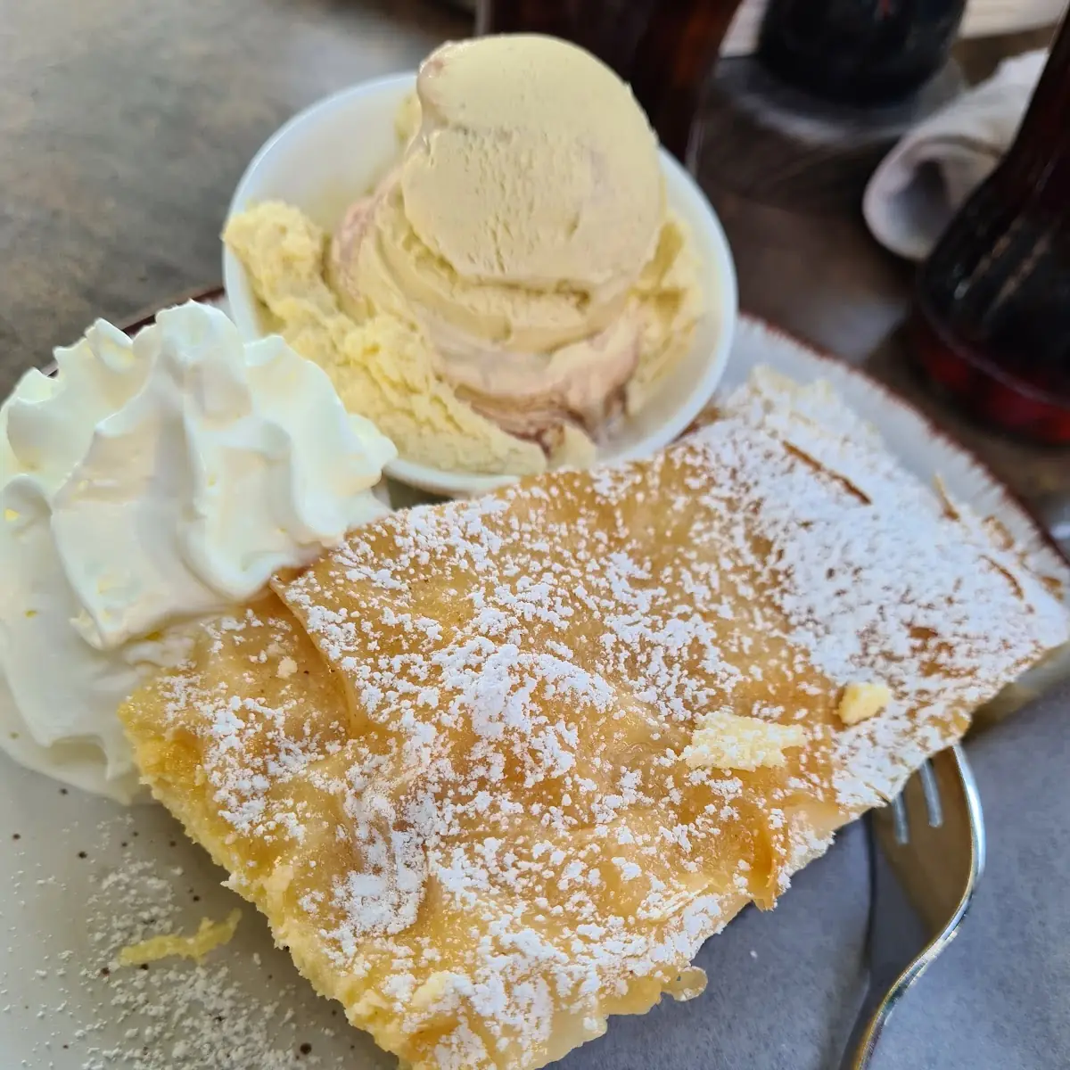 Topfenstrudel Mit Vanilleeis
