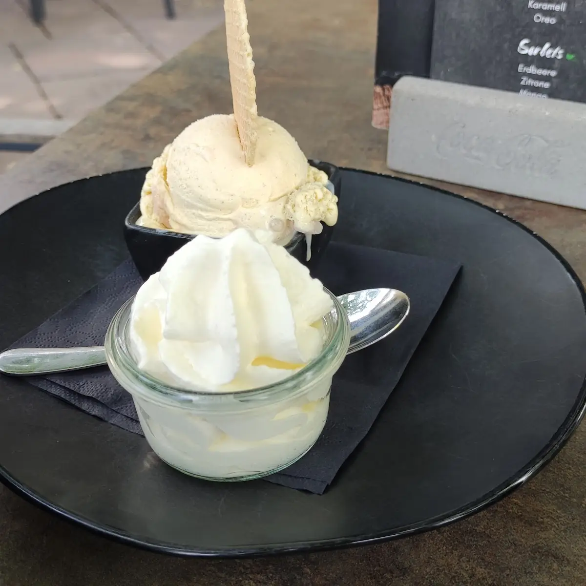 Vanilleeis Mit Sahne