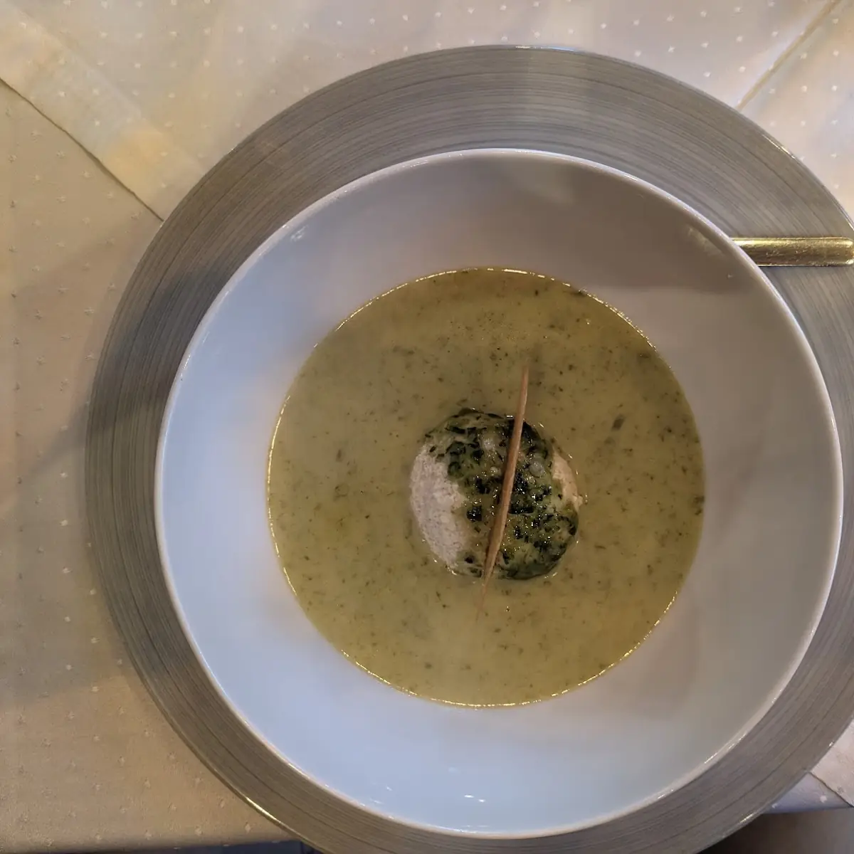 Bärlauchsuppe Mit Topfenknödel