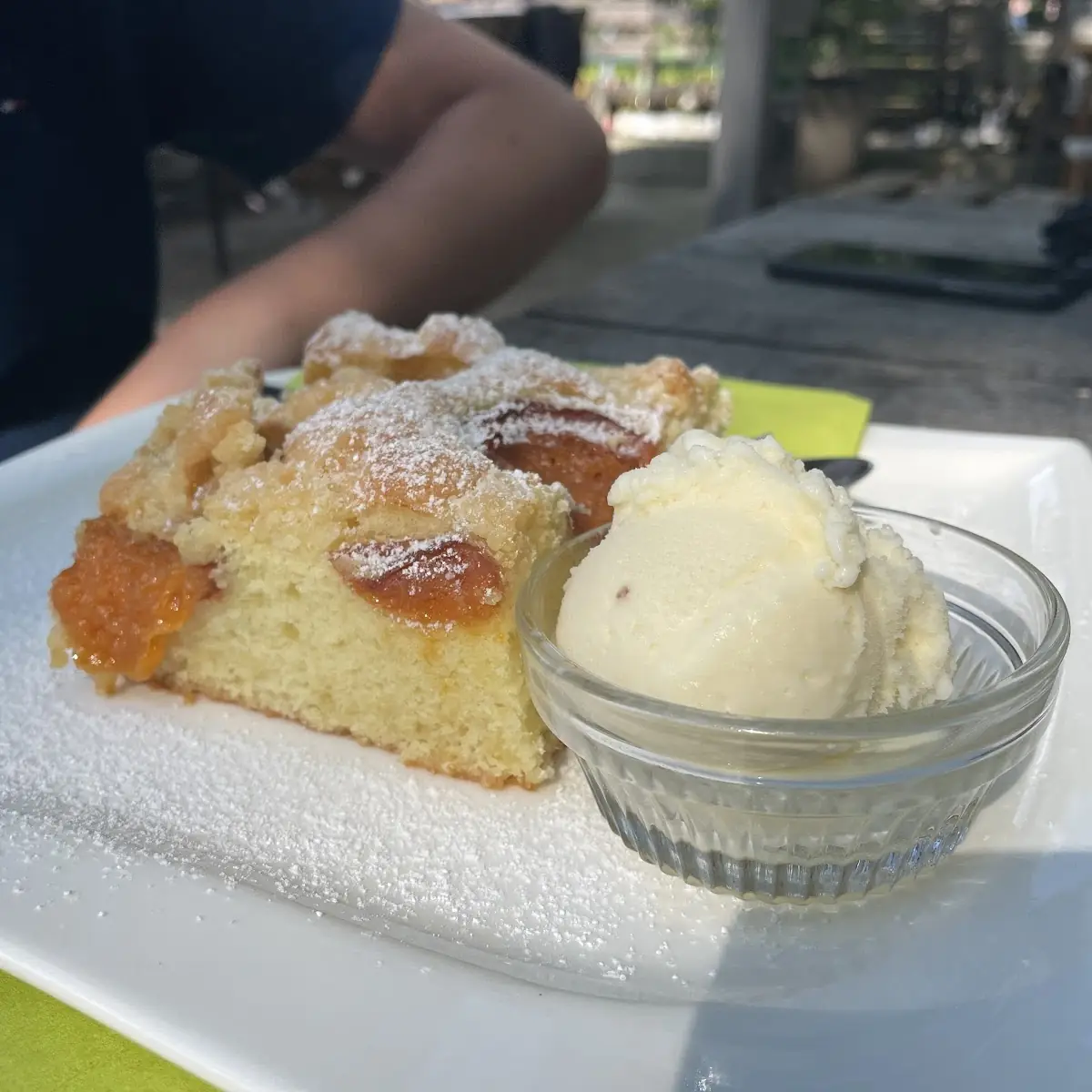 Marillenkuchen Mit Vanilleeis