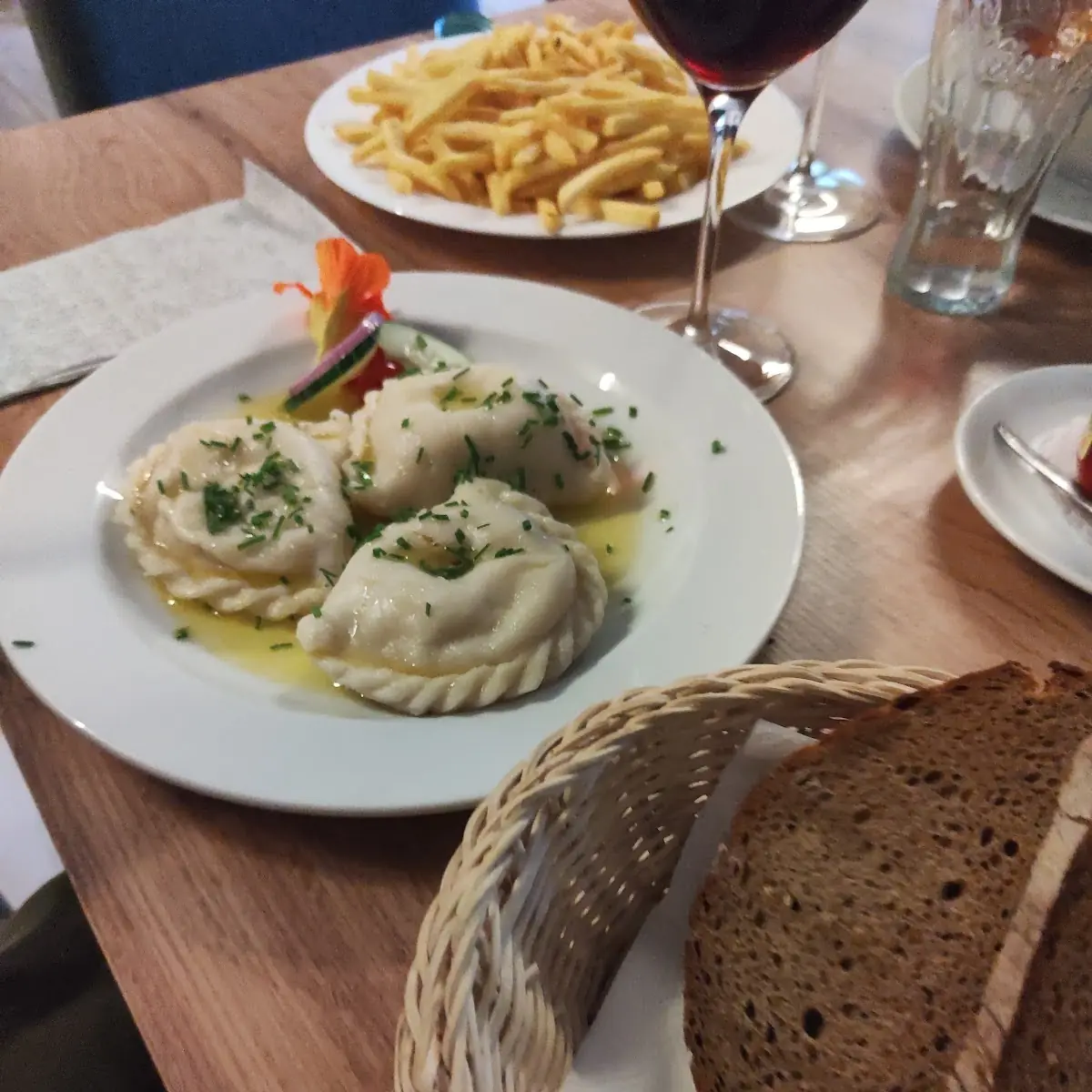 Ravioli Ripieni Di Ricotta E Erbe