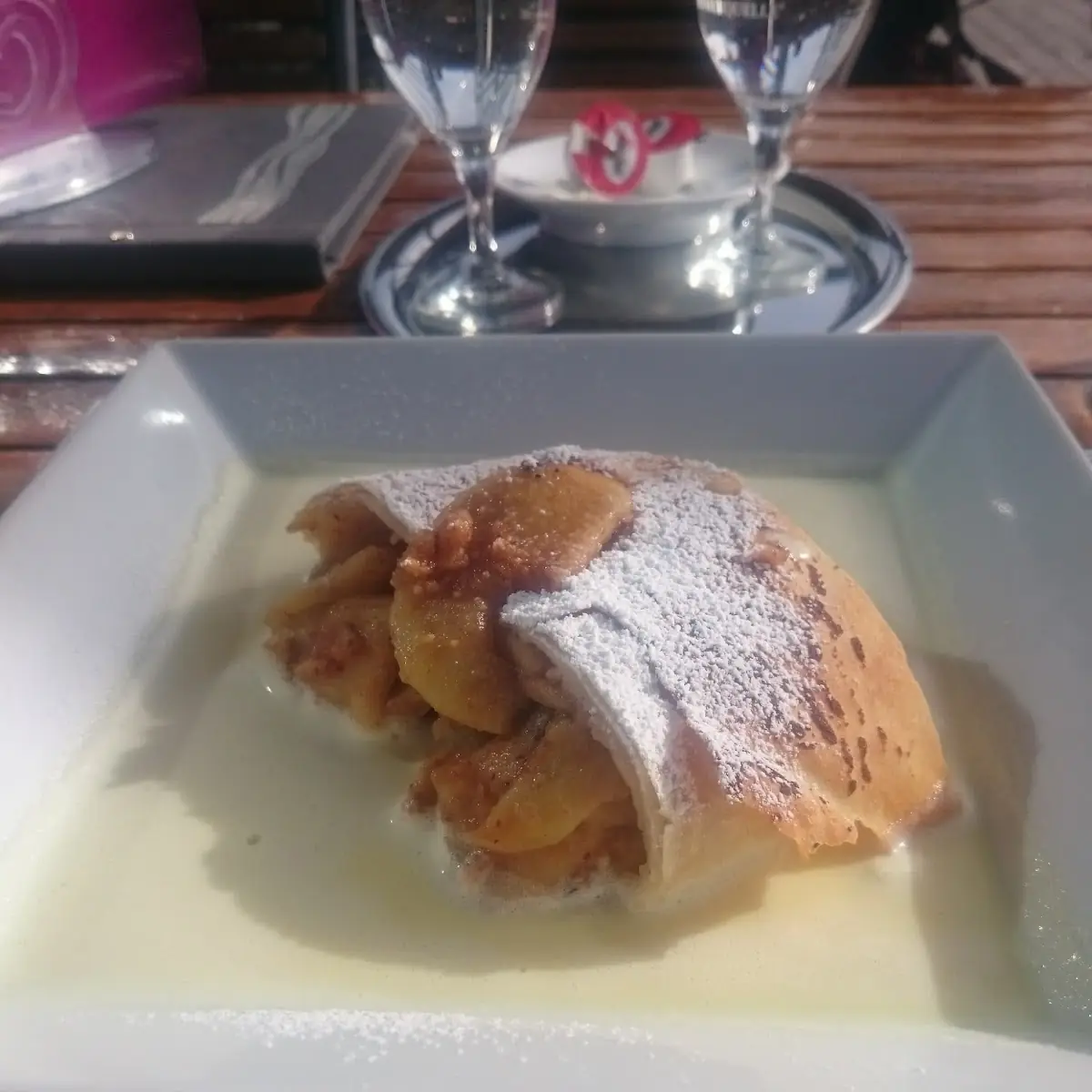 Apfelstrudel Mit Vanille Sauce