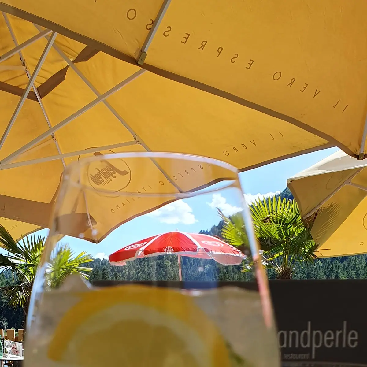 Limoncello Spritz
